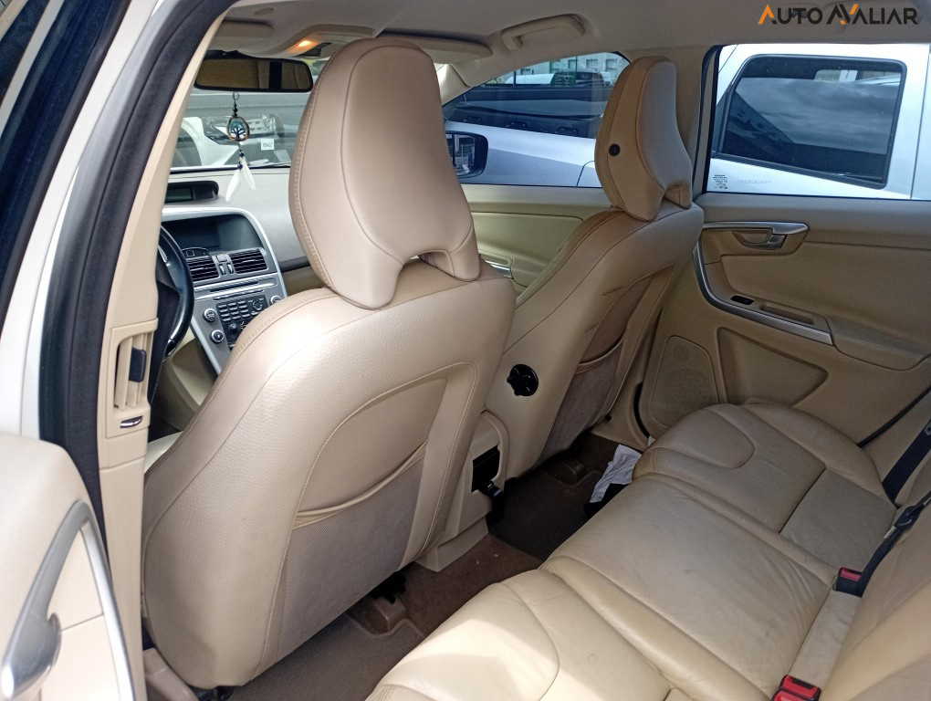 VOLVO XC60 3.0 DYNAMIC AWD TURBO GASOLINA 4P AUTOMATICO