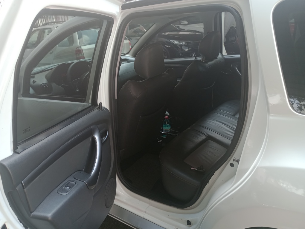 RENAULT DUSTER 2.0 DYNAMIQUE 4X2 16V FLEX 4P AUTOMATICO