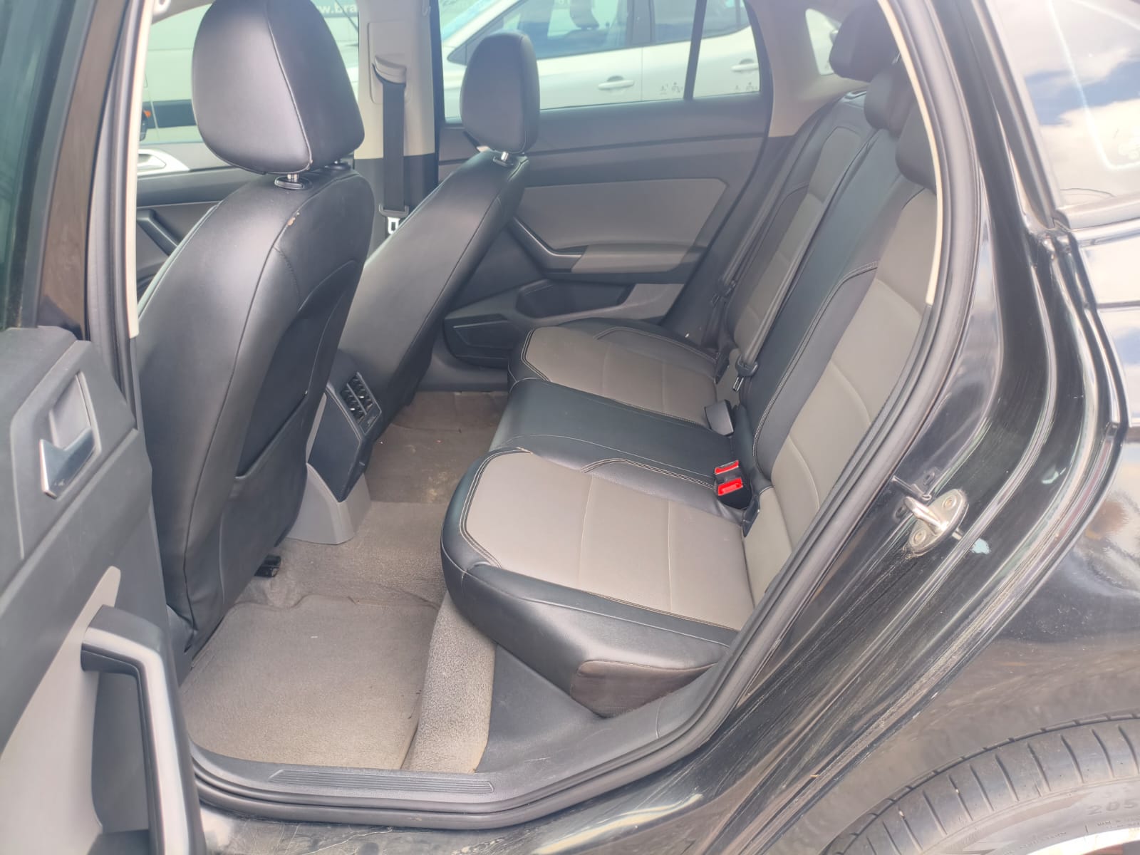 VOLKSWAGEN VIRTUS 1.0 200 TSI HIGHLINE AUTOMATICO