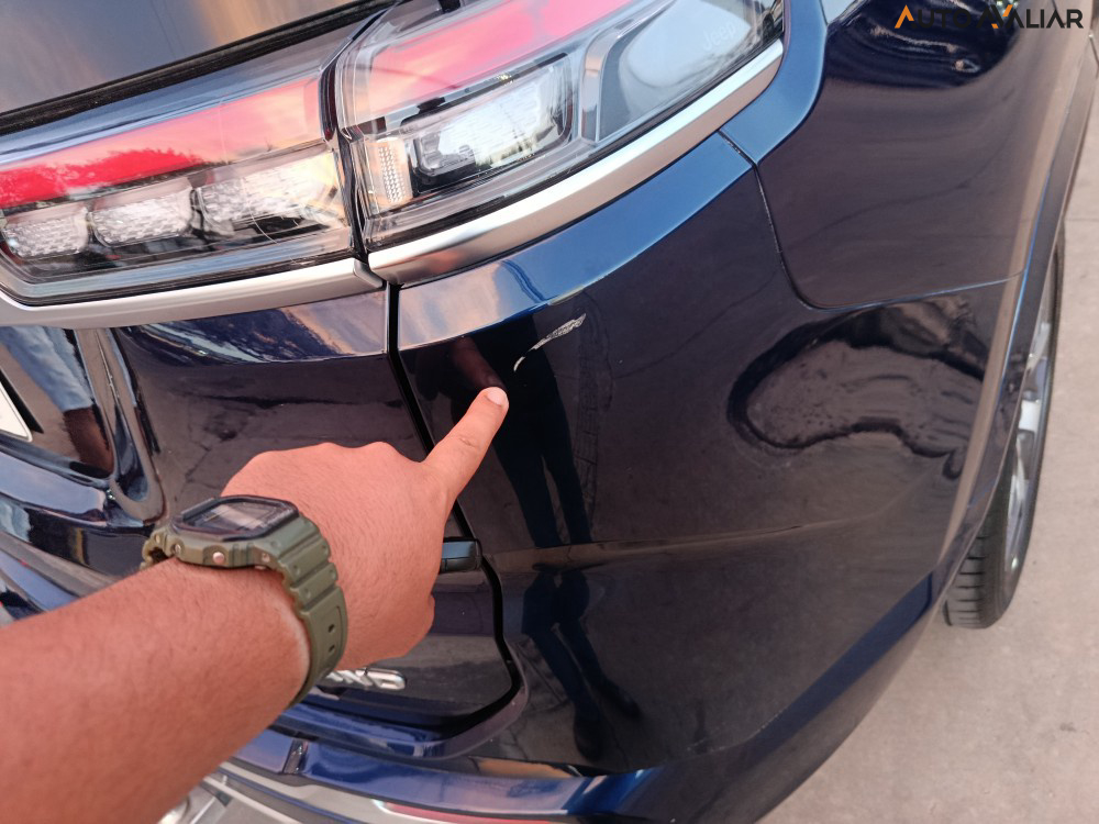 JEEP COMMANDER 2.0 TD380 TURBO DIESEL OVERLAND AT9