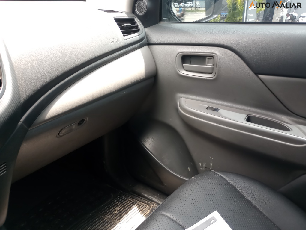 MITSUBISHI L200 TRITON  2.4 16V TURBO DIESEL SPORT GL CD 4P 4X4 MANUAL