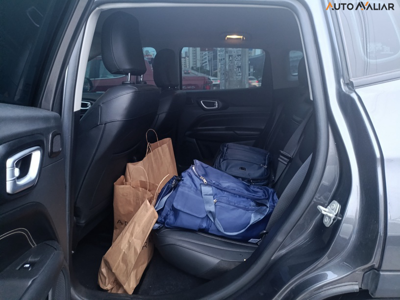 JEEP COMPASS 1.3 T270 TURBO FLEX LONGITUDE AT6