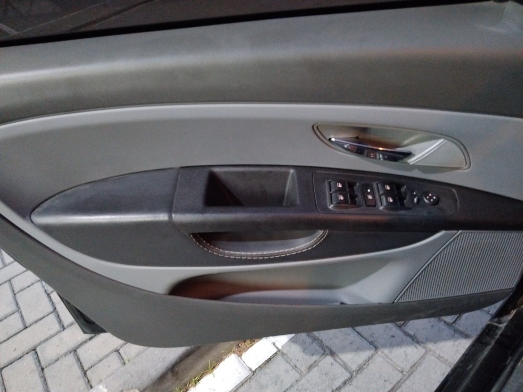 FIAT LINEA 1.8 ESSENCE 16V FLEX 4P MANUAL