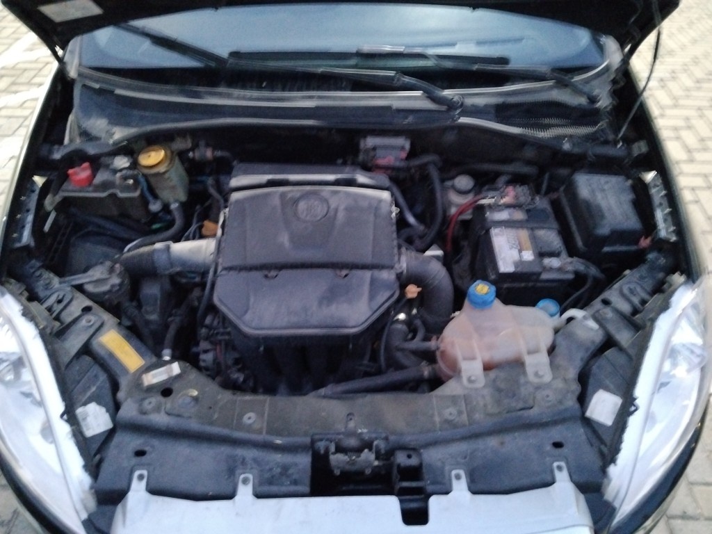 FIAT LINEA 1.8 ESSENCE 16V FLEX 4P MANUAL