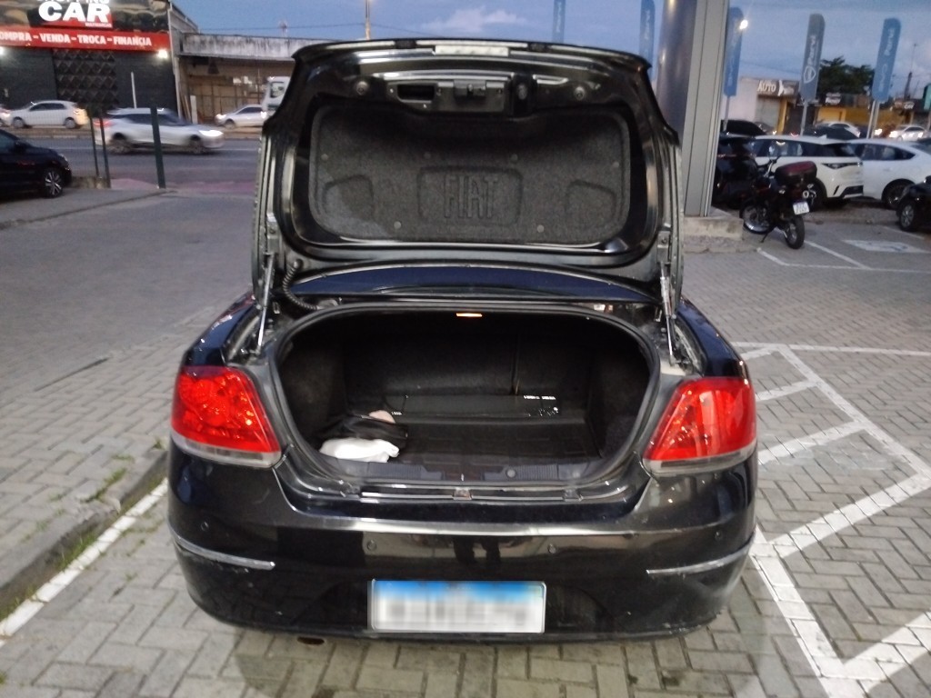 FIAT LINEA 1.8 ESSENCE 16V FLEX 4P MANUAL