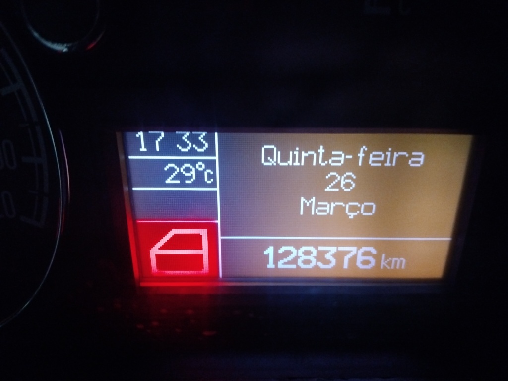 FIAT LINEA 1.8 ESSENCE 16V FLEX 4P MANUAL