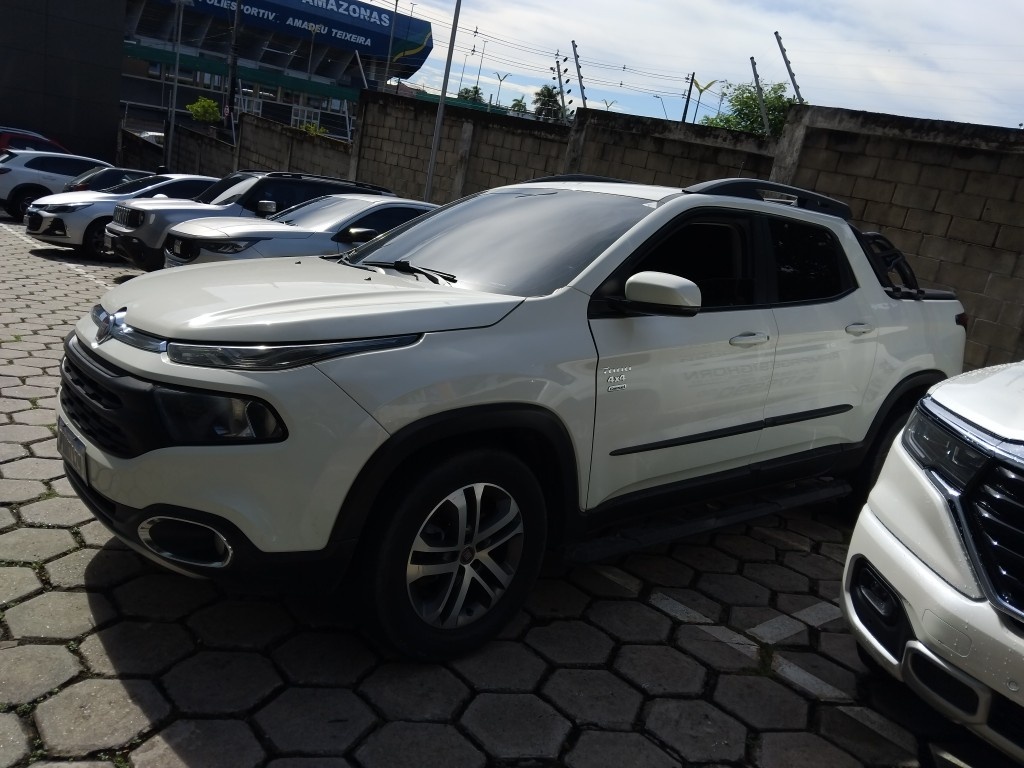 FIAT TORO 2.0 16V TURBO DIESEL FREEDOM 4WD AT9