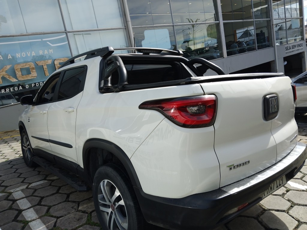 FIAT TORO 2.0 16V TURBO DIESEL FREEDOM 4WD AT9