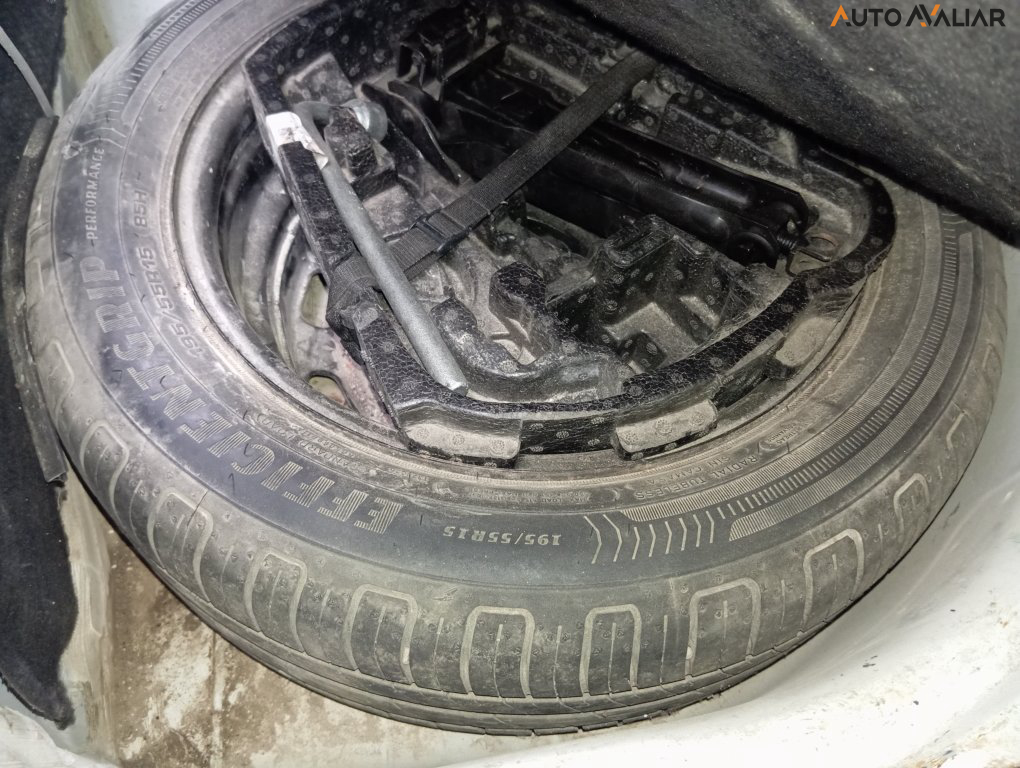 VOLKSWAGEN FOX 1.6 MSI TOTAL FLEX XTREME 4P MANUAL