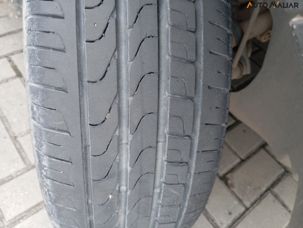 VOLKSWAGEN FOX 1.6 MSI TOTAL FLEX XTREME 4P MANUAL