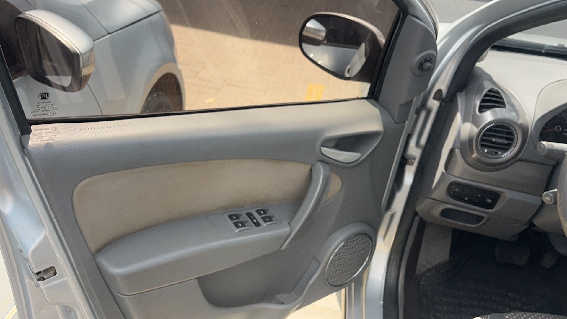 FIAT SIENA 1.6 MPI ESSENCE 16V FLEX 4P AUTOMATIZADO