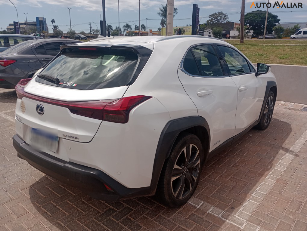 LEXUS UX 250H 2.0 VVT-I HYBRID DYNAMIC CVT