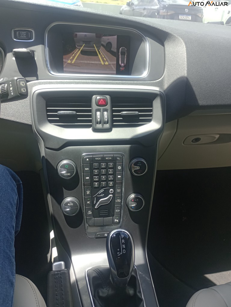 VOLVO V40 2.0 T4 KINETIC GASOLINA 4P AUTOMATICO