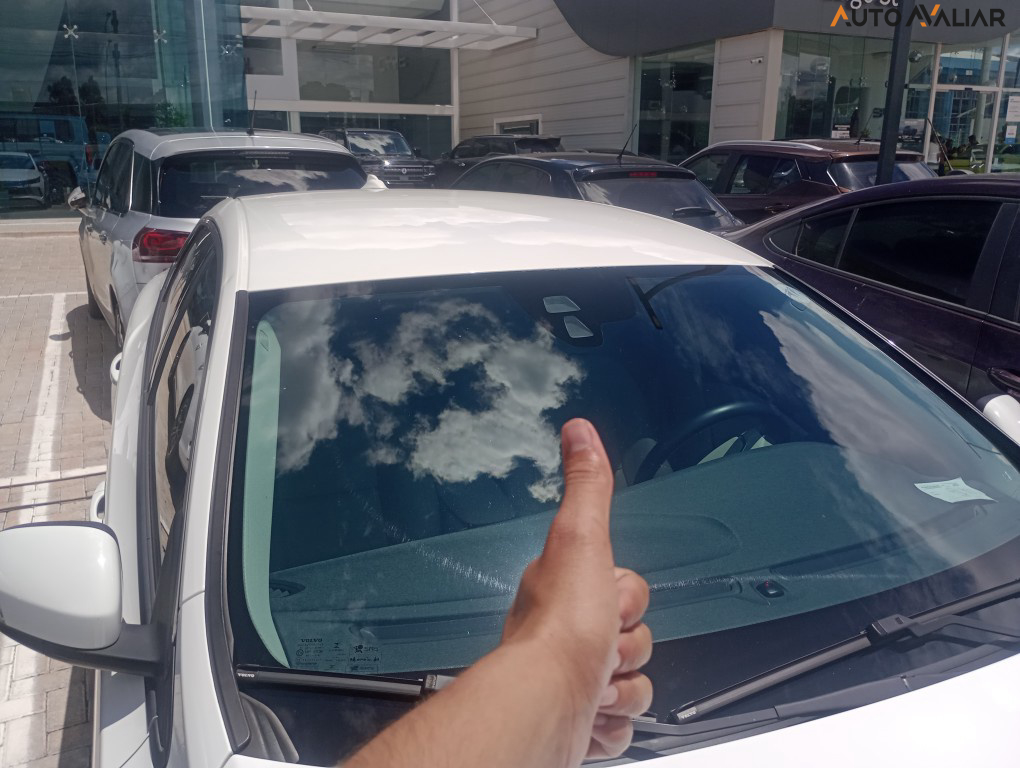 VOLVO V40 2.0 T4 KINETIC GASOLINA 4P AUTOMATICO