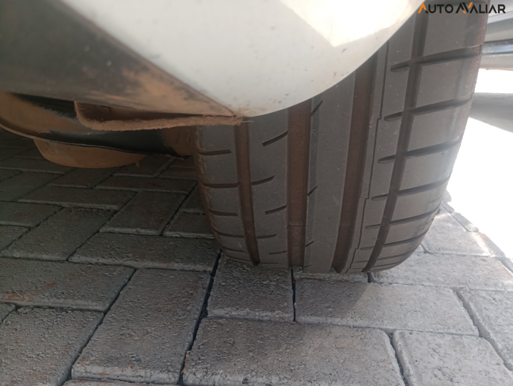 VOLVO V40 2.0 T4 KINETIC GASOLINA 4P AUTOMATICO