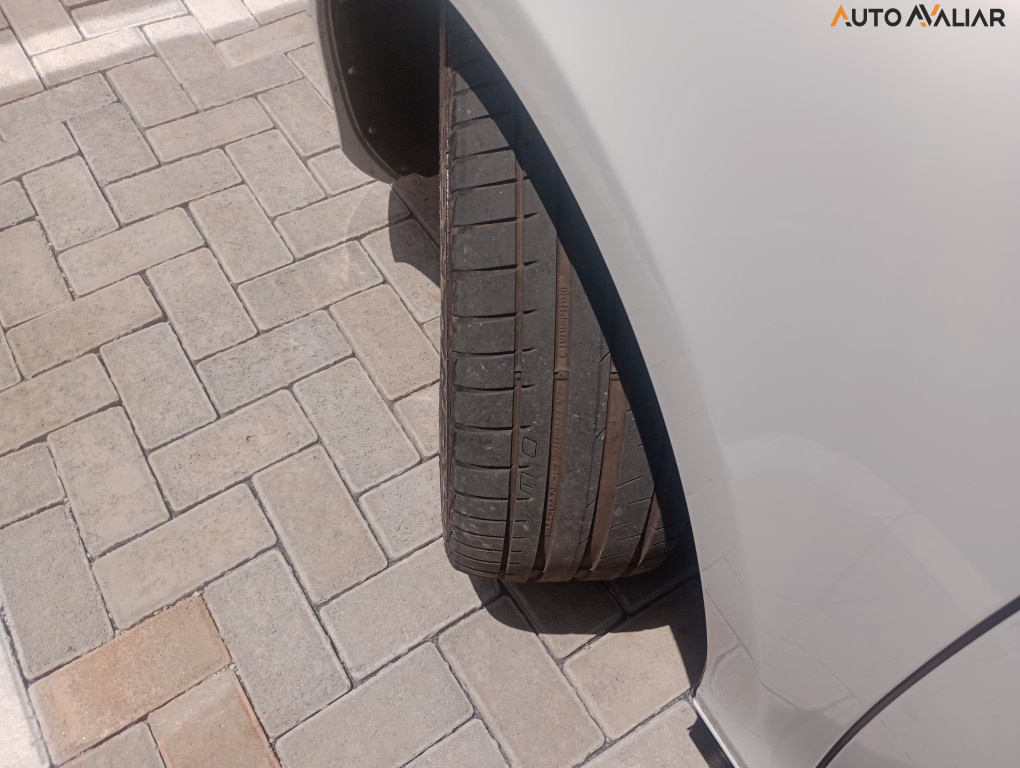 VOLVO V40 2.0 T4 KINETIC GASOLINA 4P AUTOMATICO