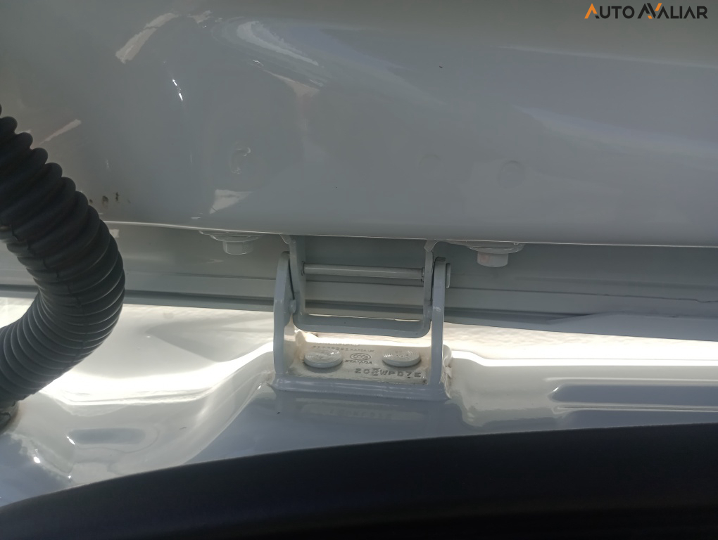 VOLVO V40 2.0 T4 KINETIC GASOLINA 4P AUTOMATICO