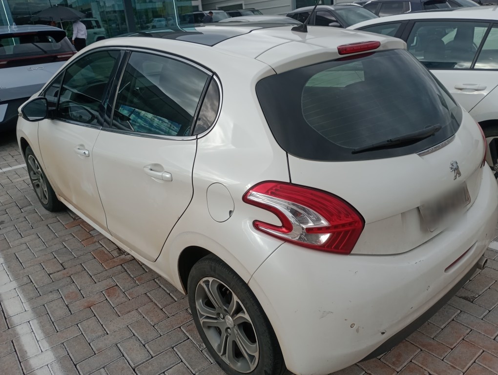 PEUGEOT 208 1.6 GRIFFE 16V FLEX 4P MANUAL