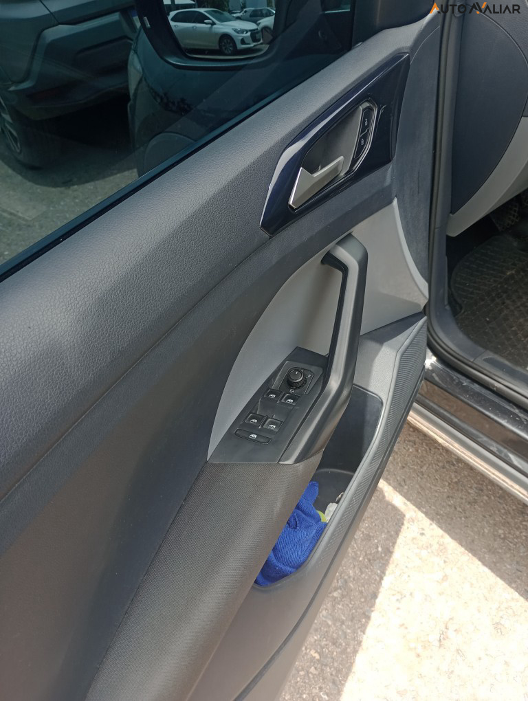 VOLKSWAGEN T-CROSS 1.0 200 TSI TOTAL FLEX COMFORTLINE AUTOM&Aacute;TICO