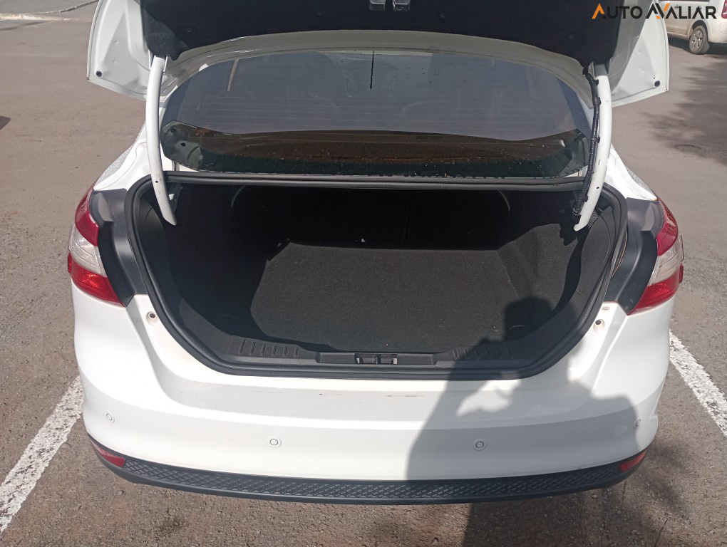 FORD FOCUS 2.0 TITANIUM SEDAN 16V FLEX 4P AUTOMATICO