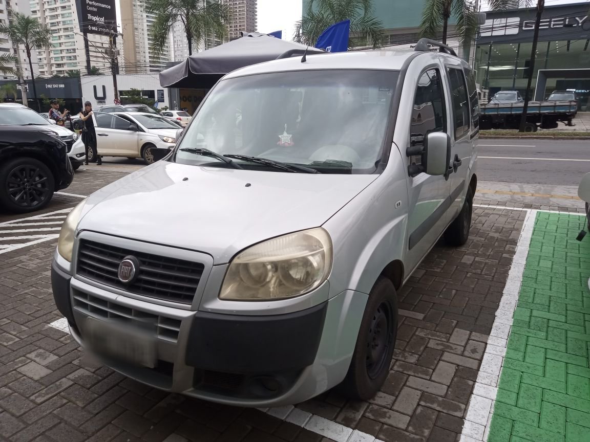 FIAT DOBLO 1.8 MPI HLX 8V FLEX 4P MANUAL