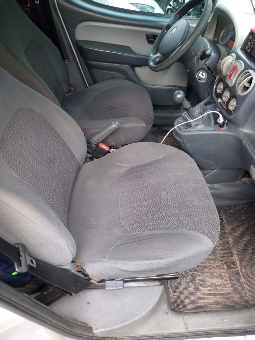 FIAT DOBLO 1.8 MPI HLX 8V FLEX 4P MANUAL