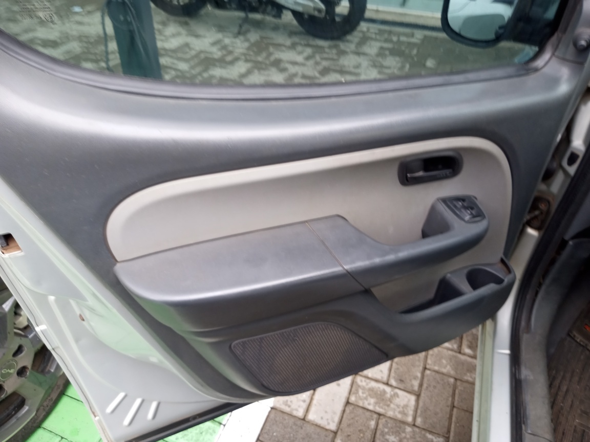 FIAT DOBLO 1.8 MPI HLX 8V FLEX 4P MANUAL