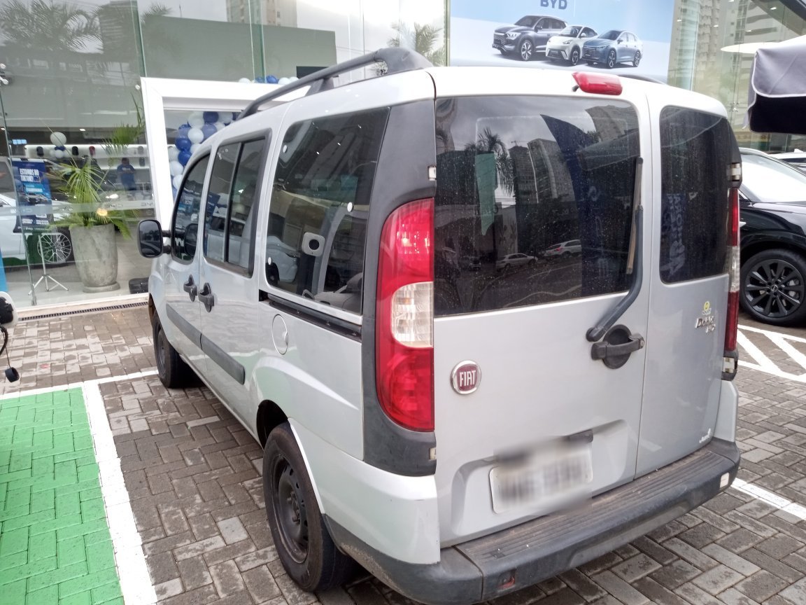 FIAT DOBLO 1.8 MPI HLX 8V FLEX 4P MANUAL