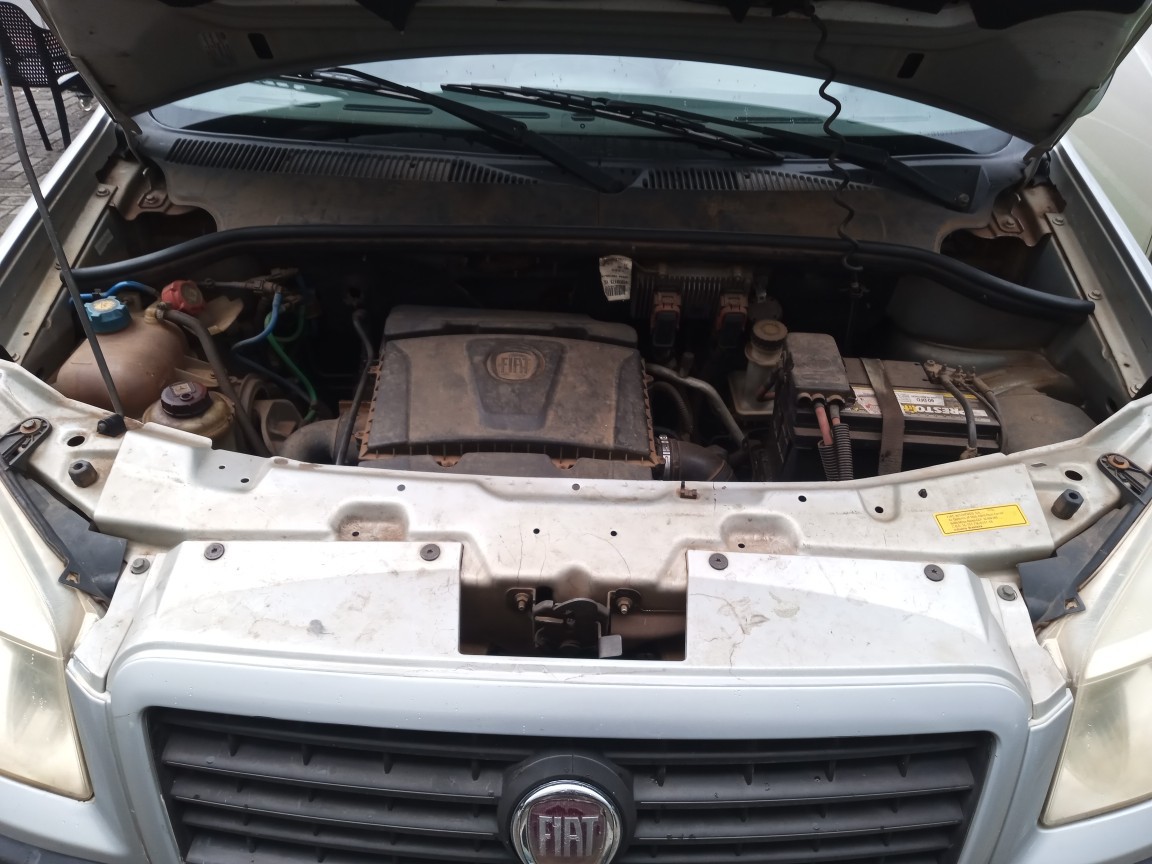 FIAT DOBLO 1.8 MPI HLX 8V FLEX 4P MANUAL