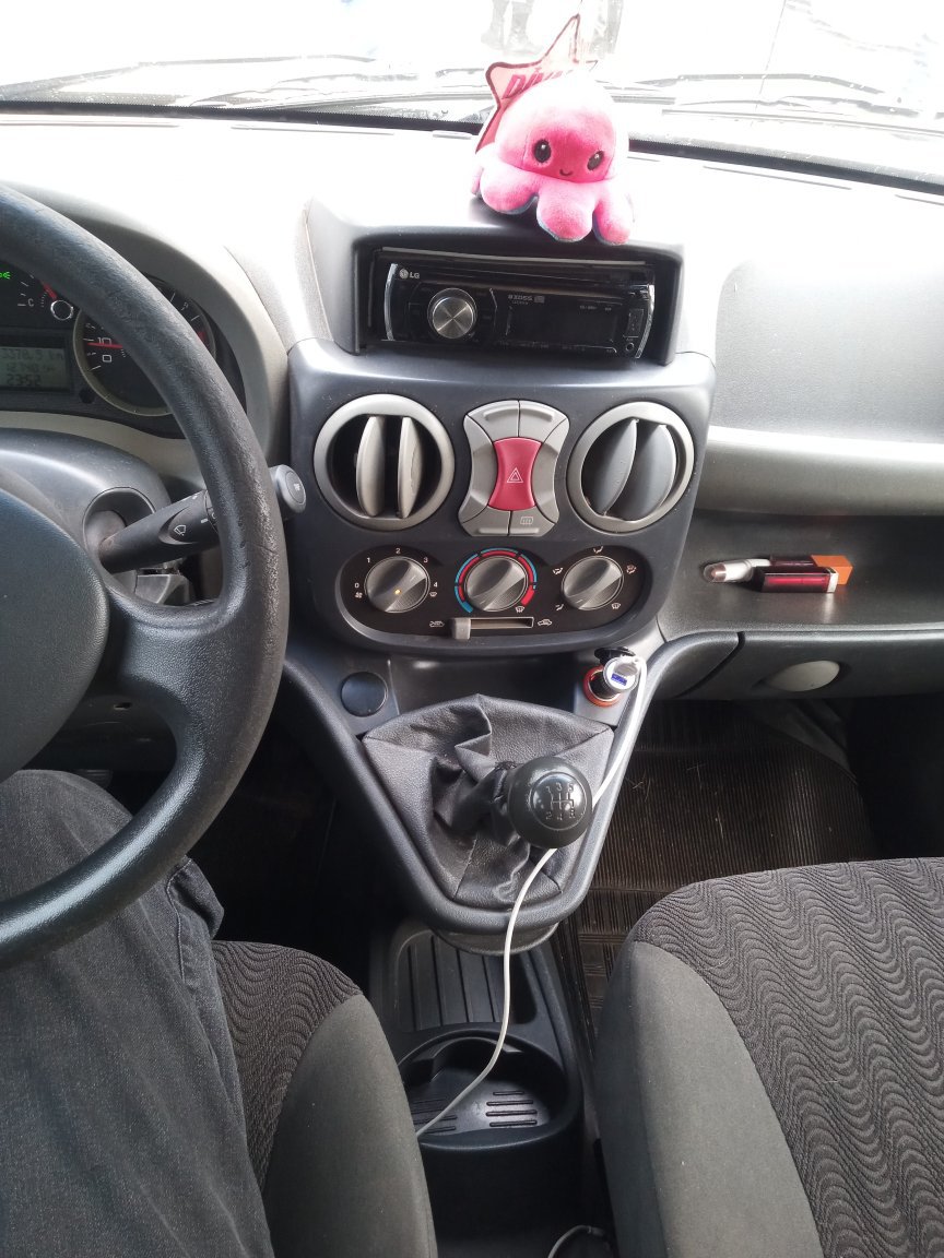 FIAT DOBLO 1.8 MPI HLX 8V FLEX 4P MANUAL