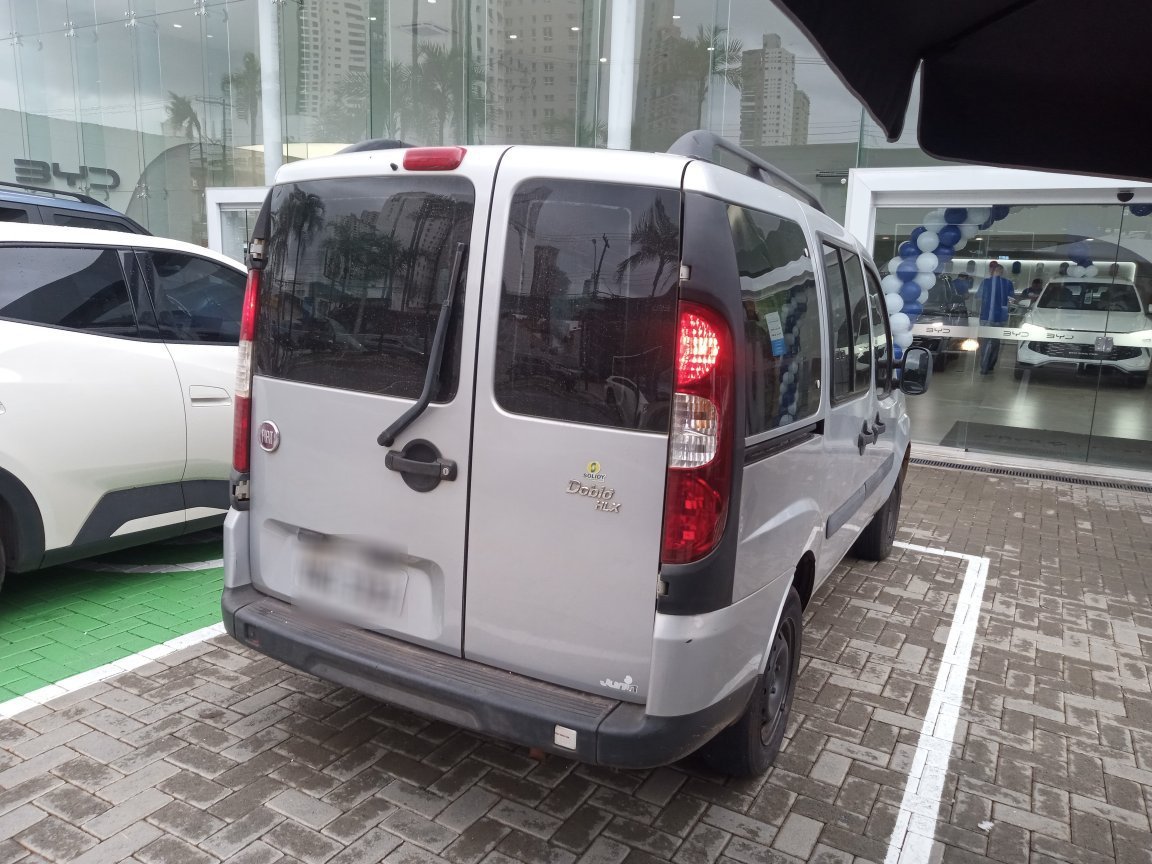 FIAT DOBLO 1.8 MPI HLX 8V FLEX 4P MANUAL