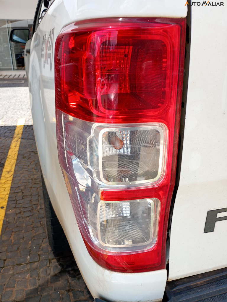 FORD RANGER 2.2 XLS 4X4 CD 16V DIESEL 4P AUTOMATICO