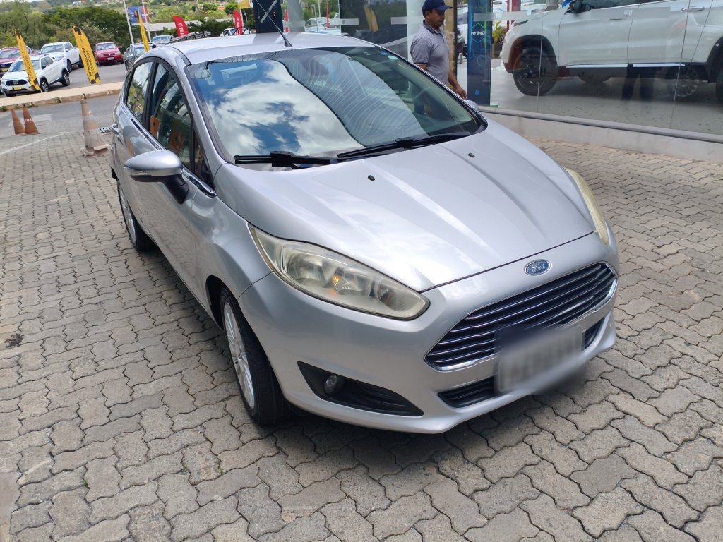 FORD FIESTA 1.6 TITANIUM HATCH 16V FLEX 4P POWERSHIFT