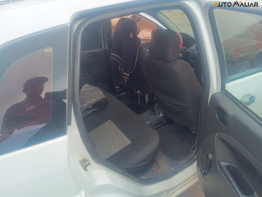 FORD FIESTA 1.0 ROCAM HATCH 8V FLEX 4P MANUAL