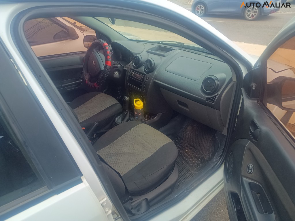 FORD FIESTA 1.0 ROCAM HATCH 8V FLEX 4P MANUAL