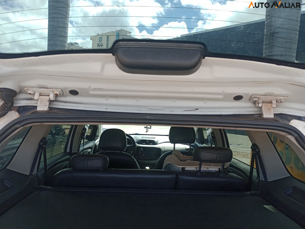 CHEVROLET SPIN 1.8 LT 8V FLEX 4P MANUAL