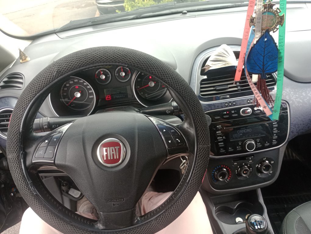 FIAT PUNTO 1.4 ATTRACTIVE 8V FLEX 4P MANUAL