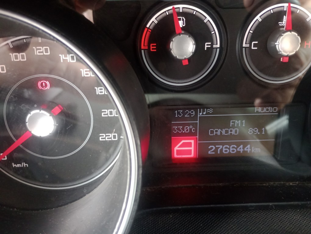 FIAT PUNTO 1.4 ATTRACTIVE 8V FLEX 4P MANUAL