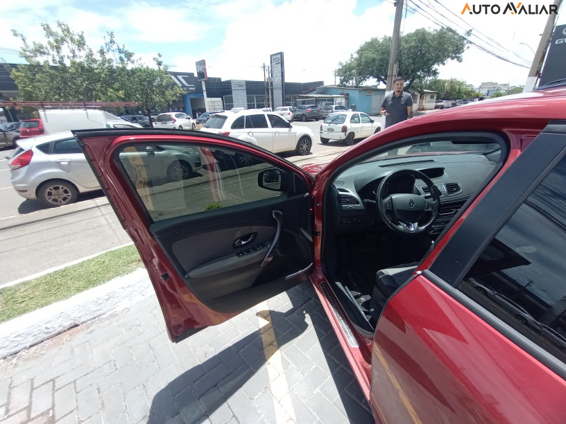 RENAULT FLUENCE 2.0 DYNAMIQUE 16V FLEX 4P AUTOMATICO