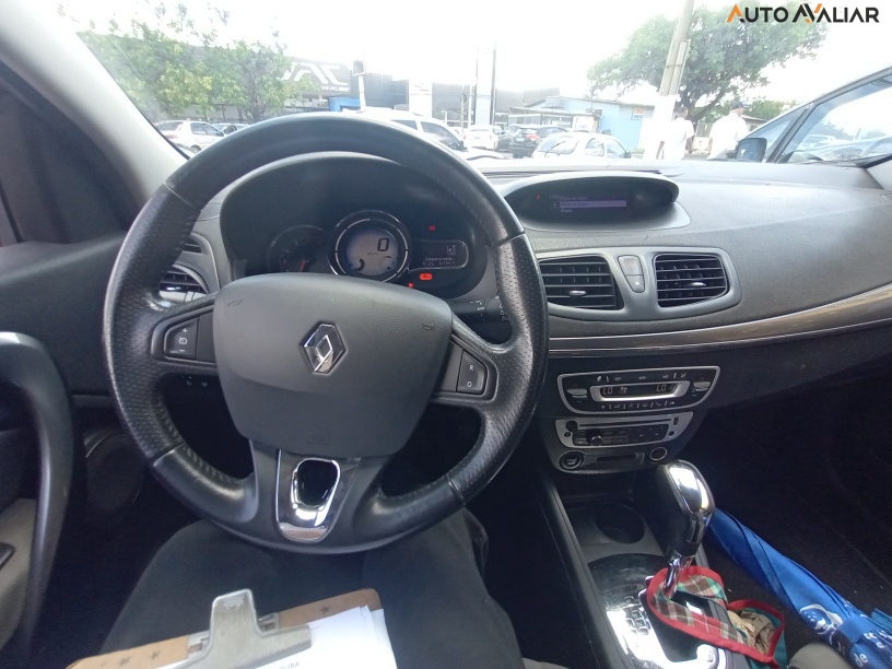 RENAULT FLUENCE 2.0 DYNAMIQUE 16V FLEX 4P AUTOMATICO