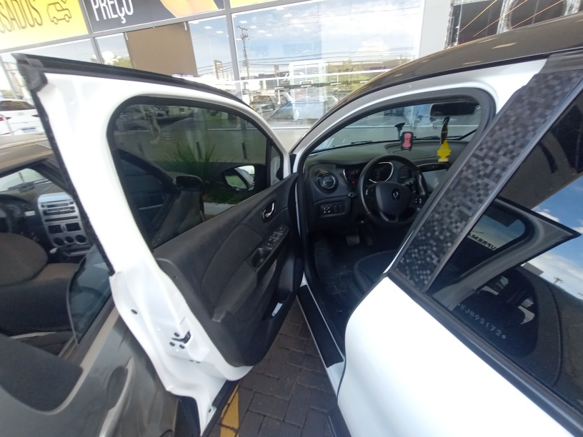 RENAULT CAPTUR 1.6 16V SCE FLEX LIFE X-TRONIC