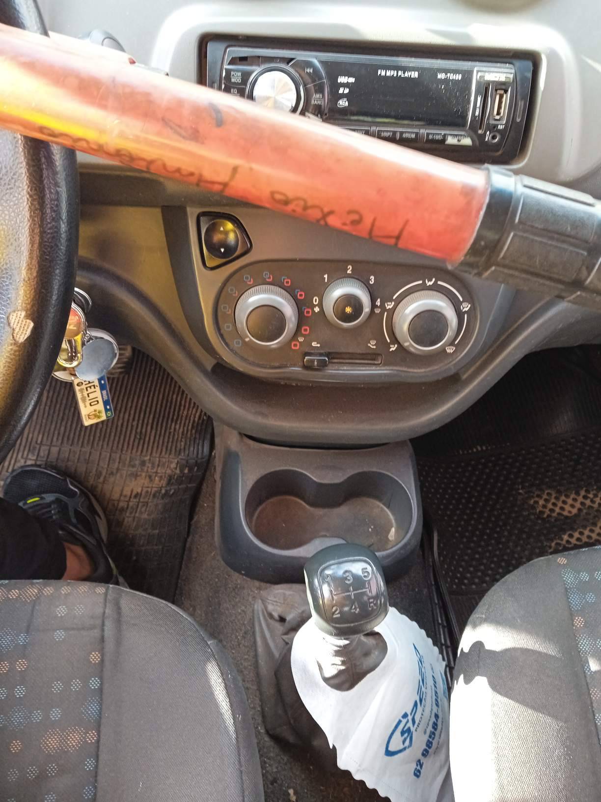 FIAT UNO 1.0 EVO VIVACE 8V FLEX 4P MANUAL