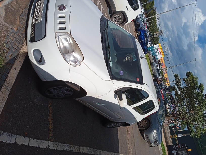 FIAT UNO 1.0 EVO VIVACE 8V FLEX 4P MANUAL