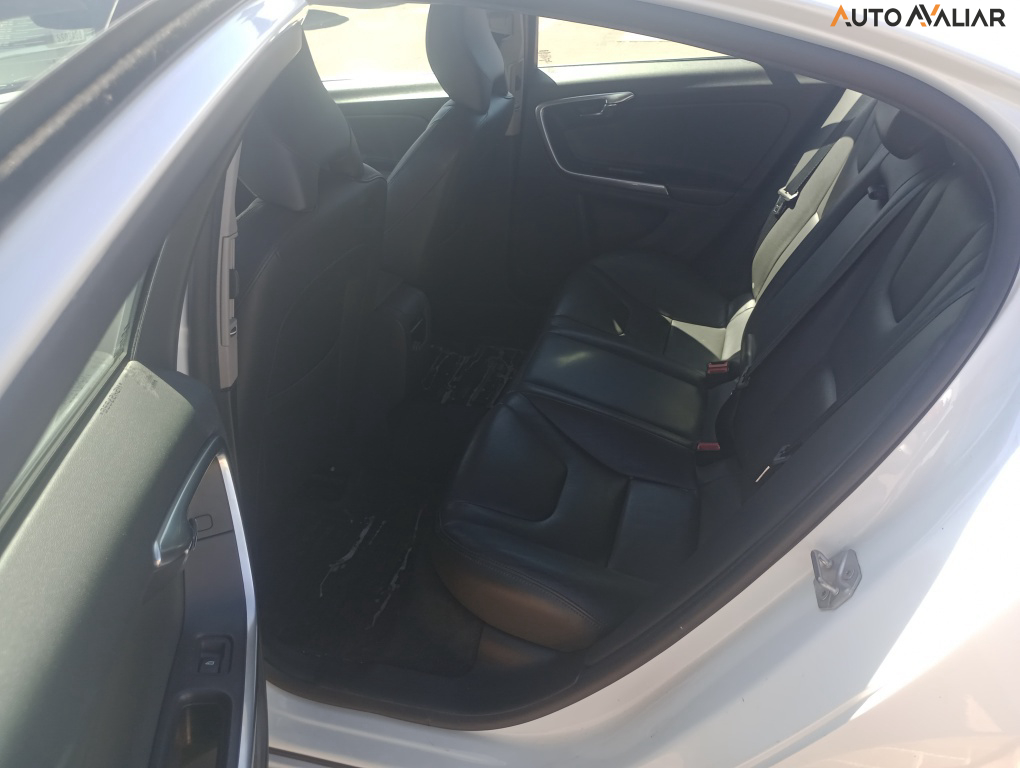 VOLVO S60 2.0 T4 MOMENTUM GASOLINA 4P AUTOMATICO