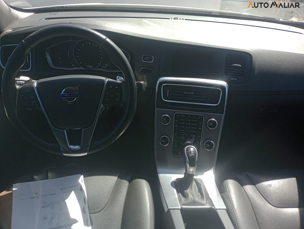 VOLVO S60 2.0 T4 MOMENTUM GASOLINA 4P AUTOMATICO