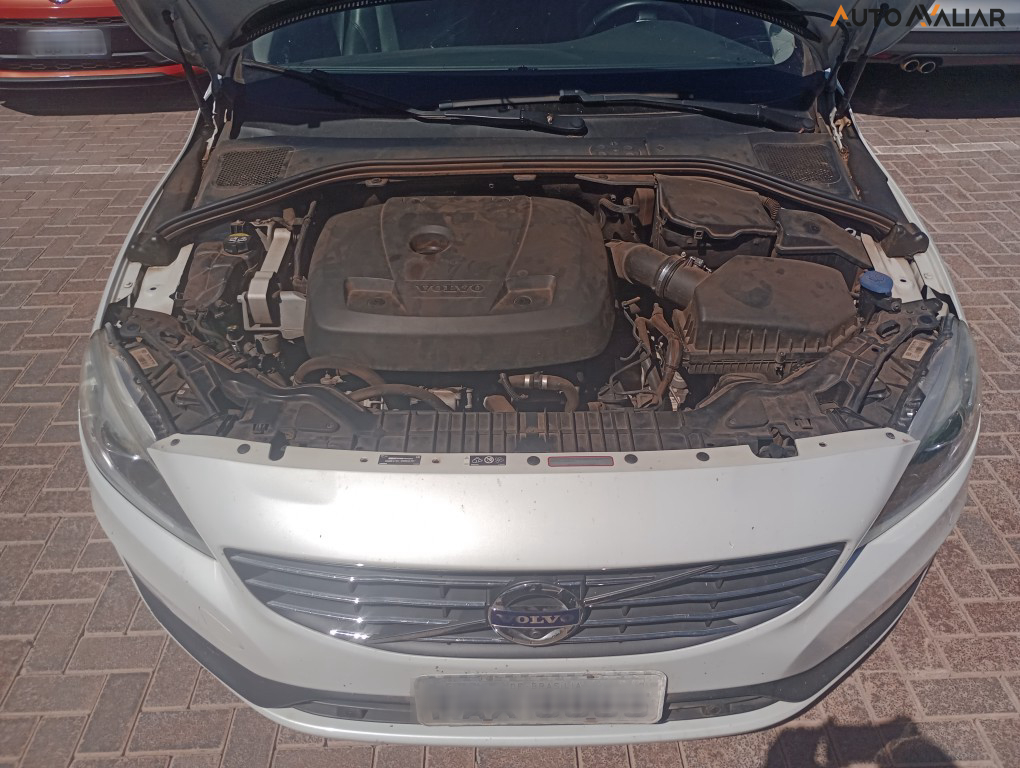 VOLVO S60 2.0 T4 MOMENTUM GASOLINA 4P AUTOMATICO