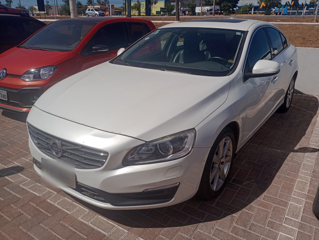 VOLVO S60 2.0 T4 MOMENTUM GASOLINA 4P AUTOMATICO