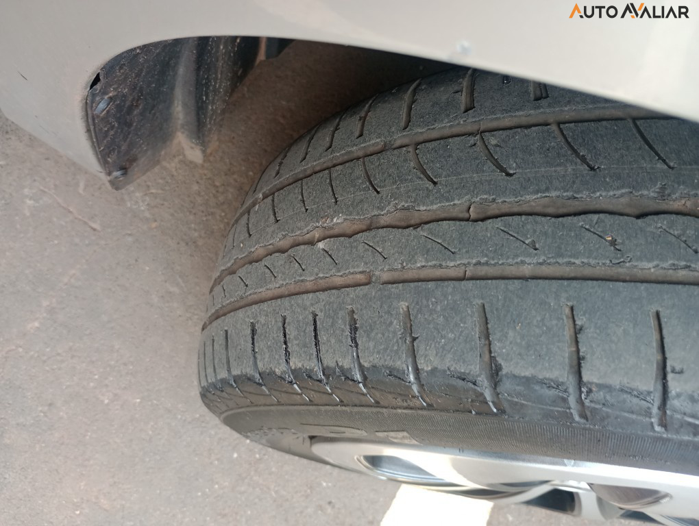 RENAULT SANDERO 1.0 AUTHENTIQUE 16V FLEX 4P MANUAL