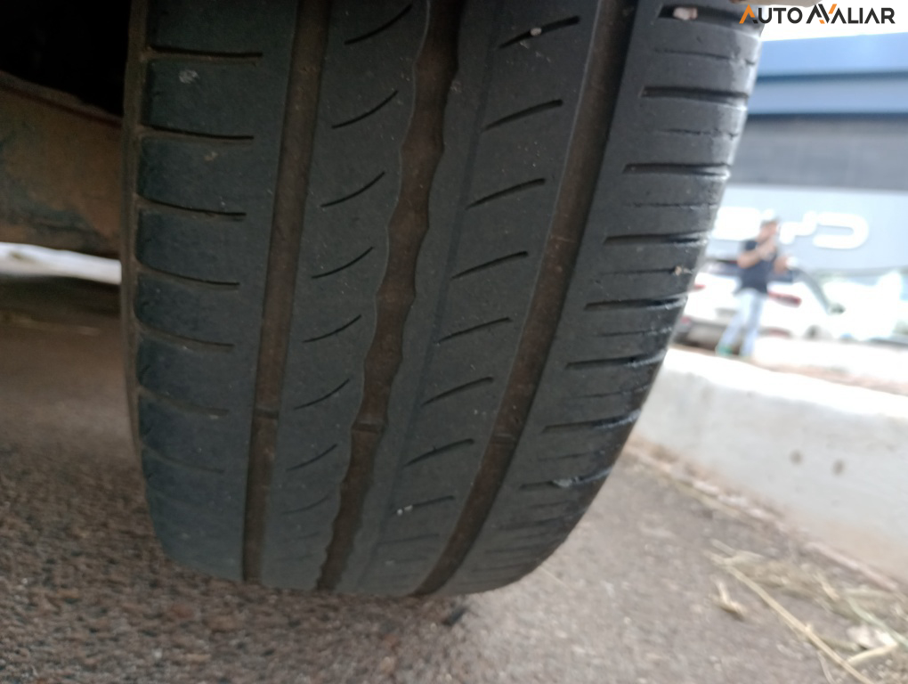 TOYOTA PRIUS 1.8 16V HIBRIDO 4P AUTOMATICO