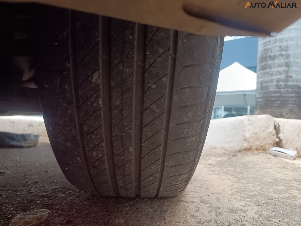 TOYOTA PRIUS 1.8 16V HIBRIDO 4P AUTOMATICO